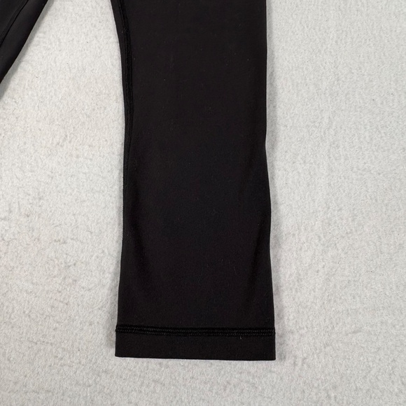 Lululemon Women's Cropped Leggings Size 6 with 21" Inseam in Black - Picture 4 of 13